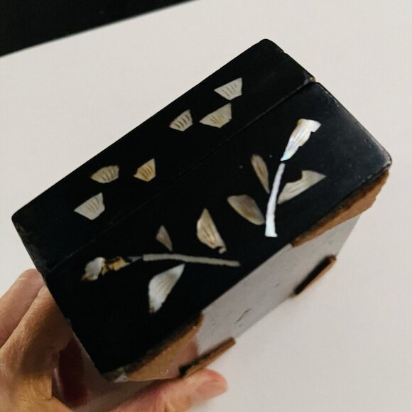Chinese Mother of Pearl Wood Lacquer Box Old Man Floral Asian Trinket Decor - Picture 8 of 14